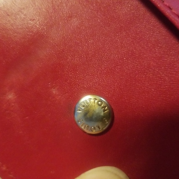 LOUIS VUITTON Red vernis Key Holder - Picture 9 of 17